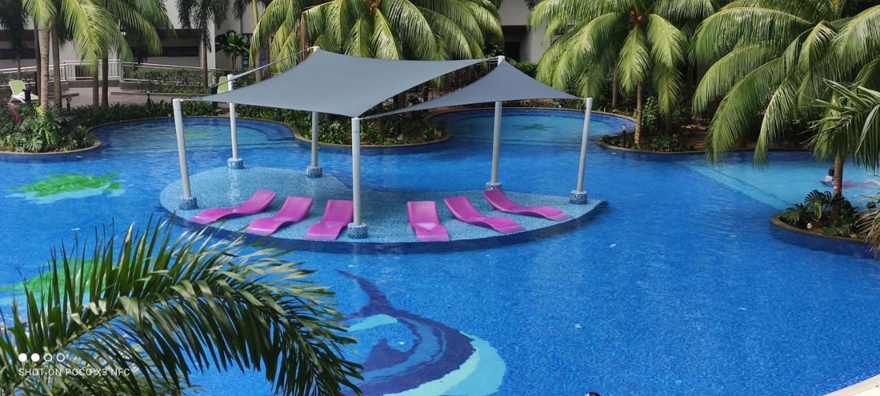 Atlantis Homestay Pool View 1210 Malacca Exteriör bild