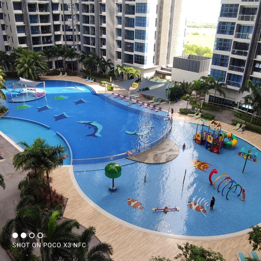 Atlantis Homestay Pool View 1210 Malacca Exteriör bild